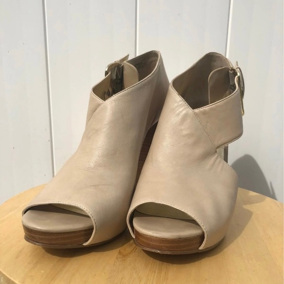 Size 11 Beige Nine West “Mega” Nude Wooden Block Heel Cut Out Ankle Boot… - Picture 9 of 12